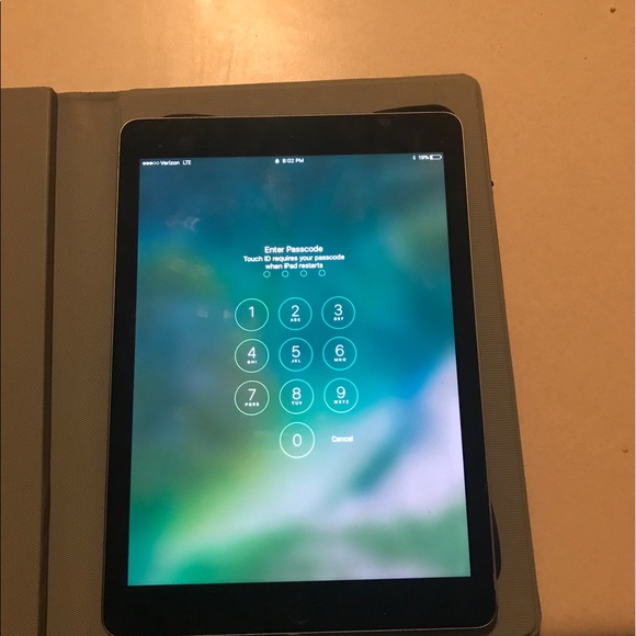 iPad Pro - Picture 3 of 4